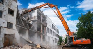 Промышленный демонтаж зданий Лесосибирск, цена от 2961 руб.
